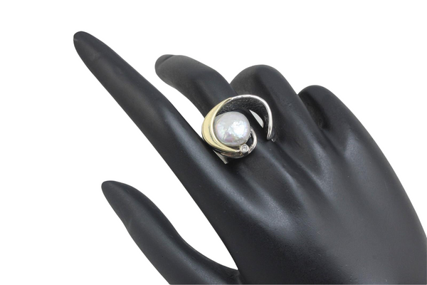 Pearl Curve Ring